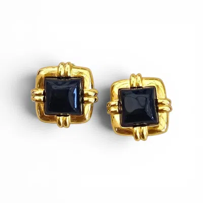 Vstyle Women's Vintage Vo Gold Tone Black Cabochon Clip-on Earrings In Gray