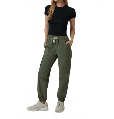 Vuori Birch Jogger In Army Green