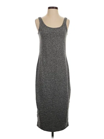 Pre-owned Vuori Casual Dress In Gray