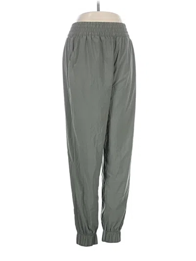 Pre-owned Vuori Casual Pants In Gray
