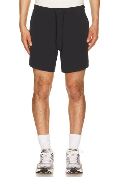 Vuori Crosscourt Unlined 7 Short In Black