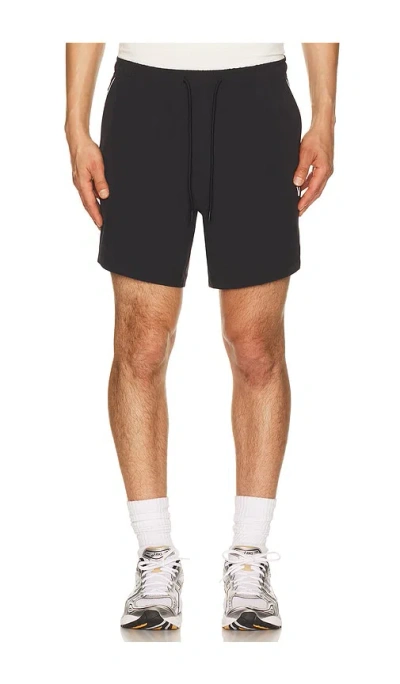 Vuori Crosscourt Unlined 7 Short In Black