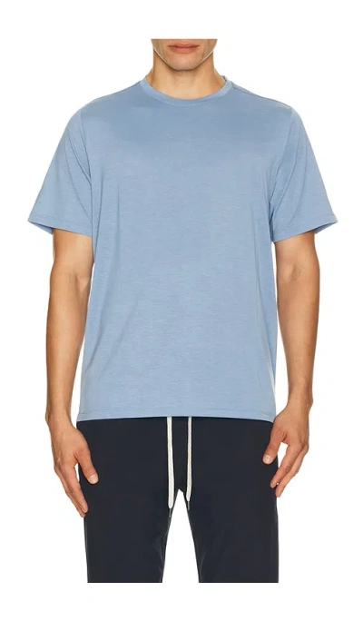 Vuori Current Tech Tee In Blue
