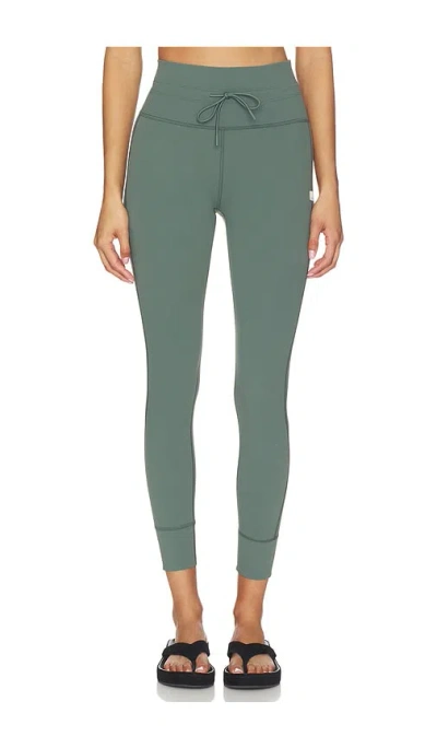 Vuori Daily Legging In Green