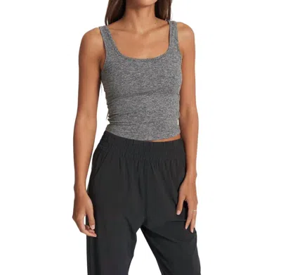 Vuori Womens Heather Grey Performance Fitted Recycled Polyester-blend Top