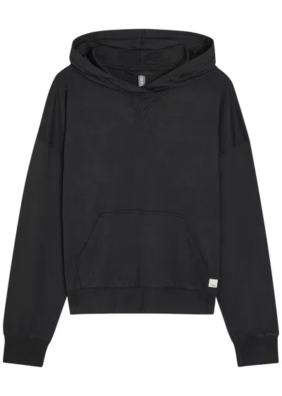 Vuori Halo Modern Hooded Stretch-jersey Sweatshirt In Black