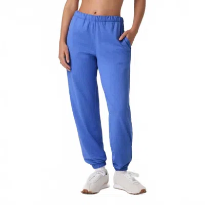 Vuori Halo Modern Sweatpant In Bright Iris Heather In Blue