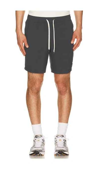 Vuori Kore Lined 7 Short In Gray
