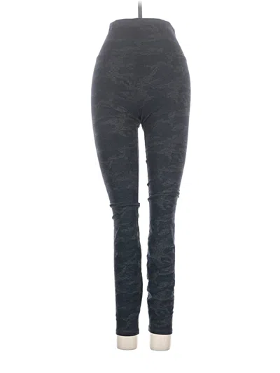 Pre-owned Vuori Leggings In Gray