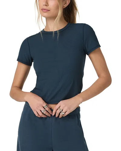 Vuori Pose Fitted Tee In Blue