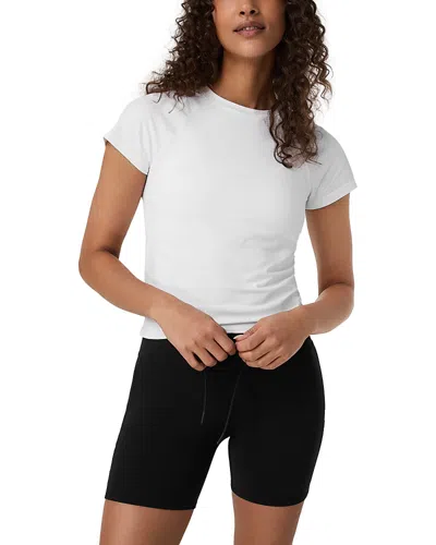 Vuori Short Sleeve Surge Seamless Tee In White