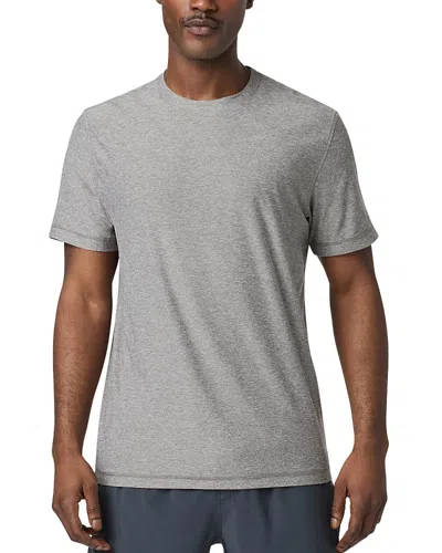 Vuori Strato Short Sleeve Tech Tee In Gray