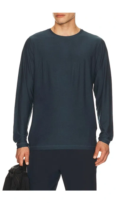 Vuori Strato Tech Long Sleeve Tee In Blue