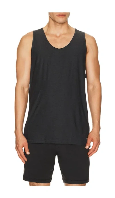 Vuori Strato Tech Tank In Black