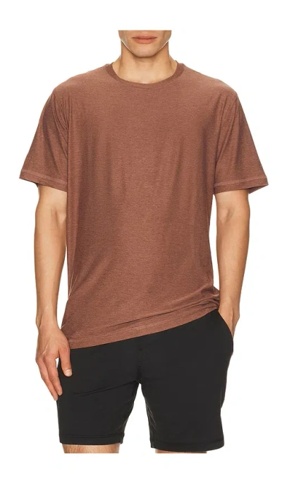 Vuori Strato Tech Tee In Brown