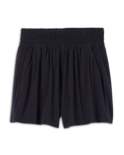 Vuori Villa Shorts In Black
