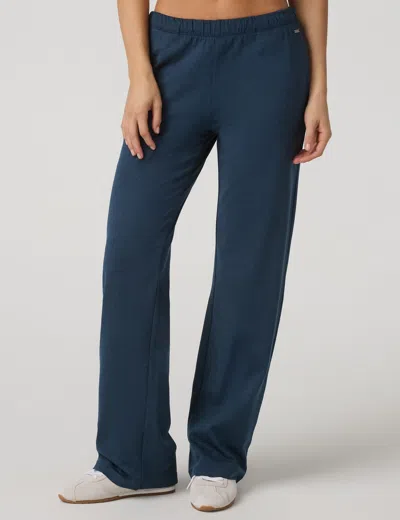 Vuori Women's Halo Modern Straight Leg Pant In Blue