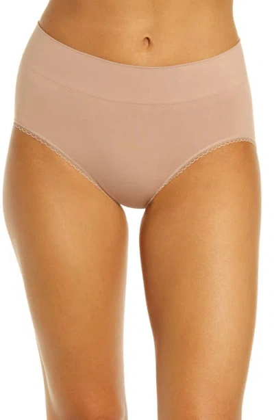 Wacoal Feeling Flexible Briefs In Roebuck