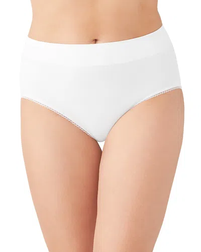 WACOAL FEELING FLEXIBLE SEAMLESS BRIEF