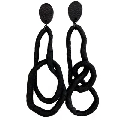 Waiwai Women's Black Flexi Dangle Earrings