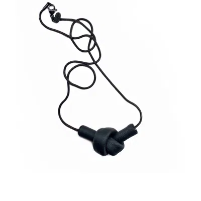 Waiwai Women's Leather Knot Necklace Black