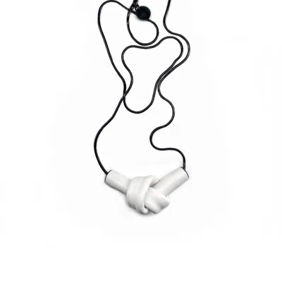 Waiwai Women's Leather Knot Necklace White