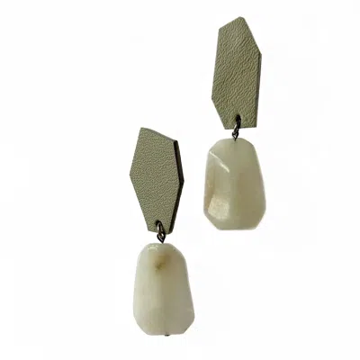Waiwai Women's Neutrals White Jade Earrings