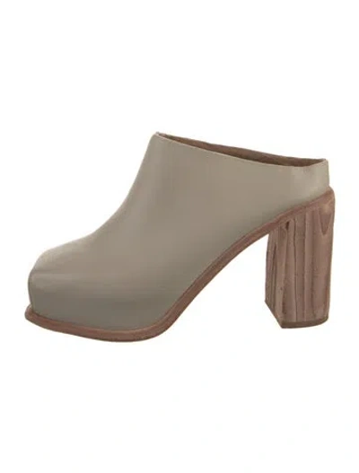 Pre-owned Wal & Pai Leather Mules In Neutral