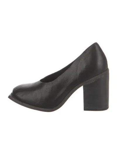 Pre-owned Wal & Pai Leather Pumps In Black