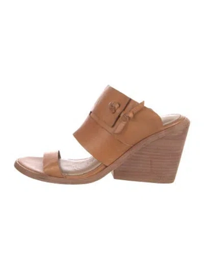 Pre-owned Wal & Pai Leather Slides In Brown