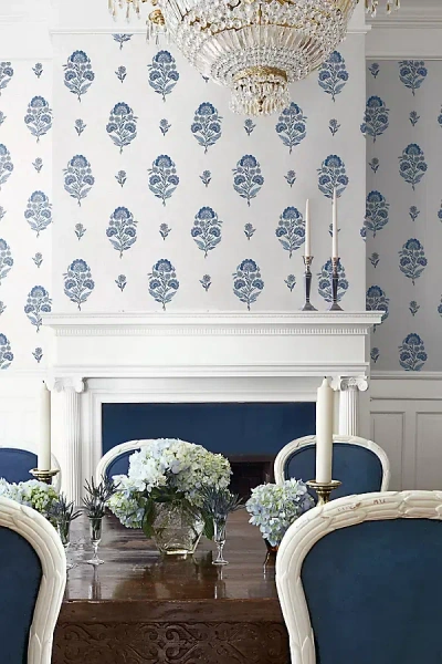Wallquest Floral Spot Matte Peel-and-stick Wallpaper