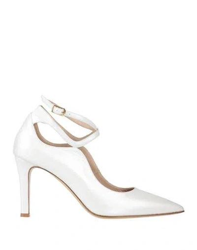 Walter Violet Woman Pumps White Size 10 Leather