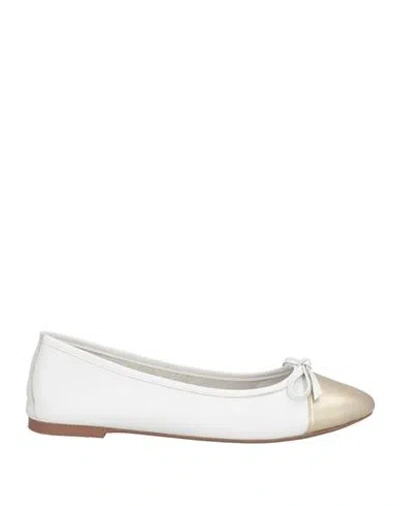 Wave Woman Ballet Flats White Size 7 Leather