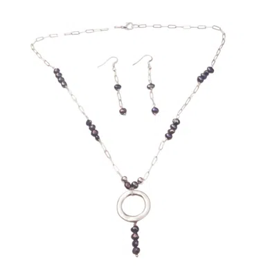 Way To Chic Women's Silver / Black Fine Silver Chain With Black Pearls And Silver Circle Pendant