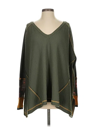 Pre-owned We The Free Thermal Top Green Camo Pattern V Neck Tops