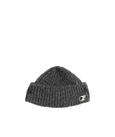 We11 Done Logo Knitted Hat In Black