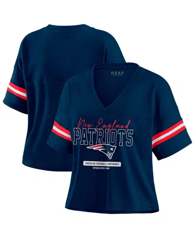 Wear By Erin Andrews Women's Navy New England Patriots Color Block Boxy Modest Crop V-neck T-shirt In Blue