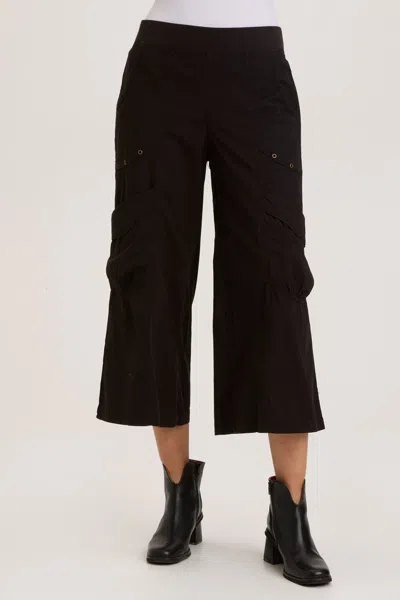 Wearables Faulkner Crop In Black