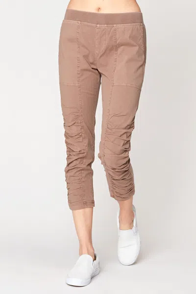 Wearables Geyser Crop In Brown