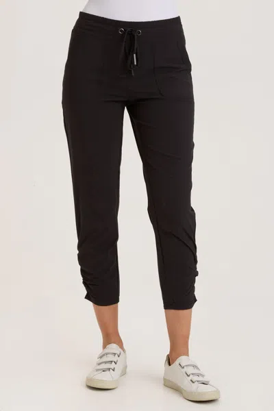 Wearables Lyan Active Whisper Stretch Ruched Crop Legging In Black
