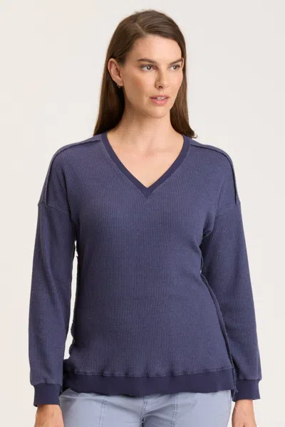 Wearables Oxley V-neck In Blue