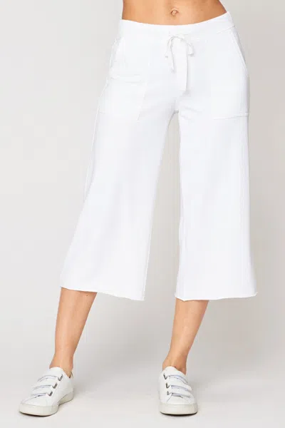 Wearables Scoti Crop In White