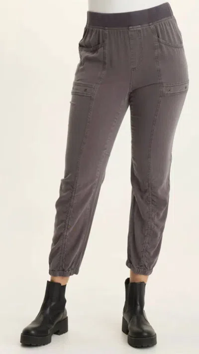 Wearables Squire Twill Banded Hem Casual Pant In Charcoal In Gray