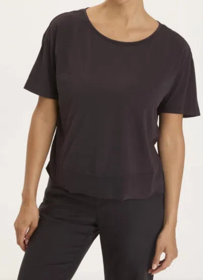 Wearables Steph Scoopneck Tee In Black In Brown