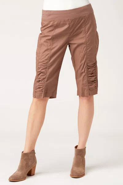 Wearables Tatem Bermuda In Brown