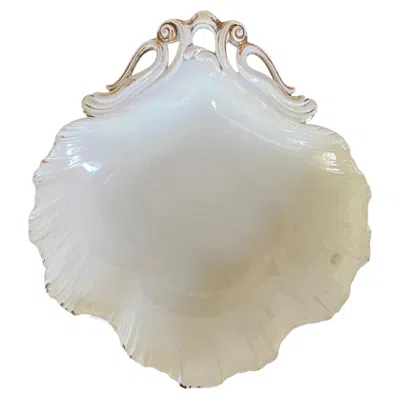 Pre-owned Wedgwood Antique 18th Century  Creamware Rococo Sea Shell Form Dish In Gray