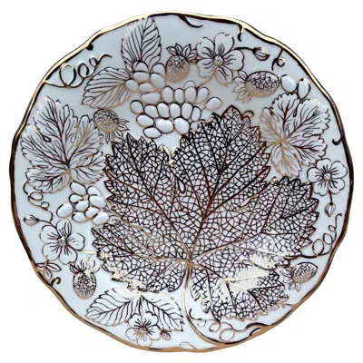 Pre-owned Wedgwood English Majolica Strawberry & Grapes Plate  Circa 1930 In Purple