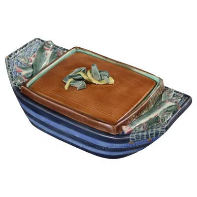 Pre-owned Wedgwood Majolica Sardinia Sardine Box In Brown