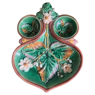 Pre-owned Wedgwood Mid-19th Century  Strawberry Server, Hand-painted Ceramic In Gray