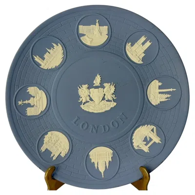 Pre-owned Wedgwood The  London Landmark Reliefs Plate 1975 Pale Blue And White Jasper